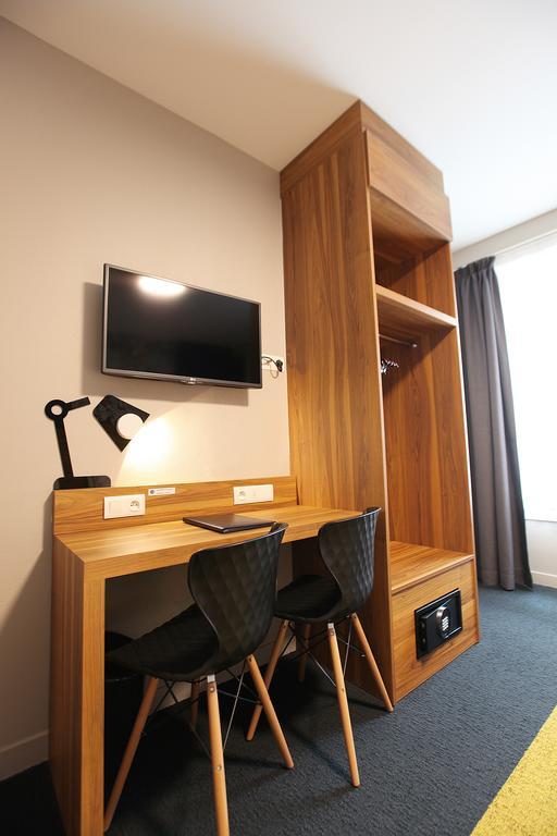 Hotel Western De Paris 3*